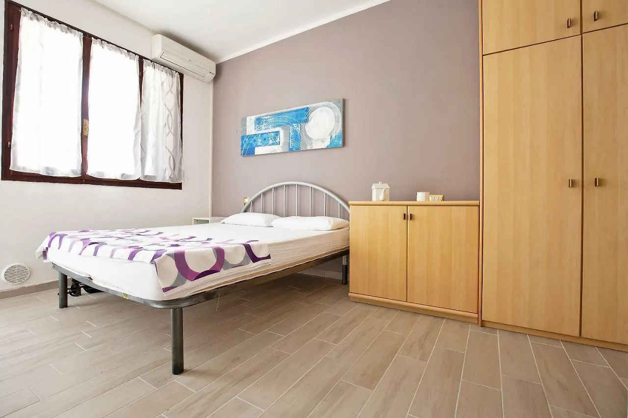 Low Cost Studio Fieramosca Lido di Spina 0*,  Italie